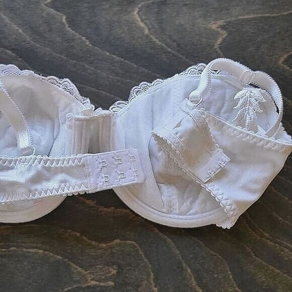 Triumph white floral lace underwire lined unpadded bra 38C - Picture 11 of 16